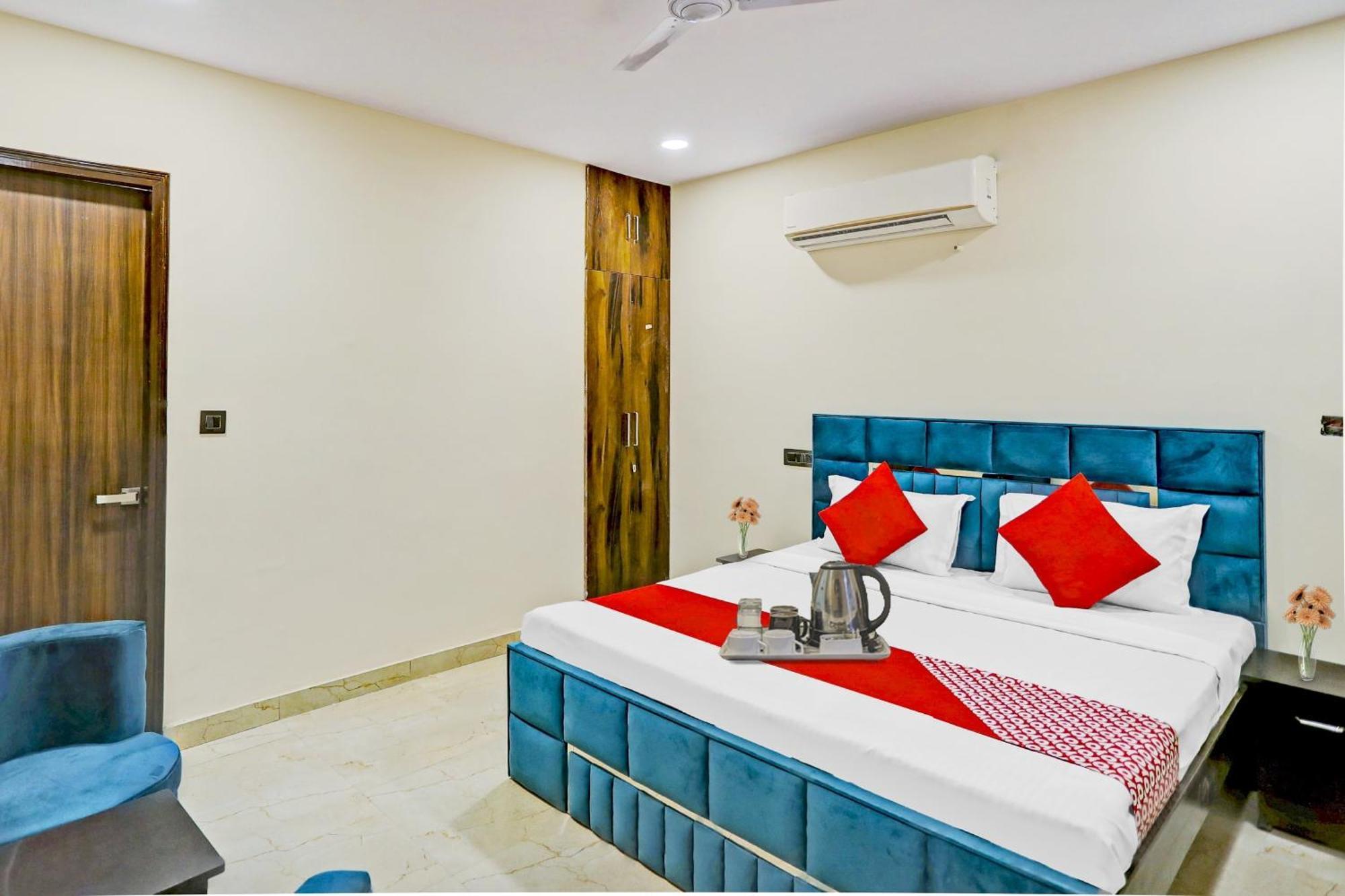 Hotel O Royal Lotus Stay Near Ip Extension Metro Station Yeni Delhi Dış mekan fotoğraf